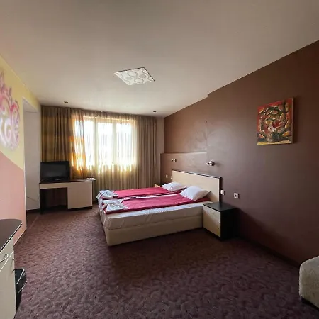 Victoria Hotel 2*
